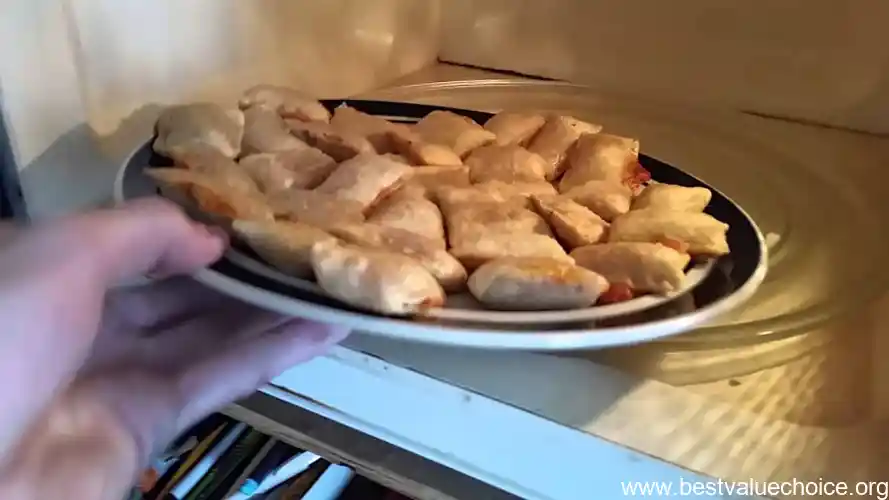 how long to cook pizza rolls in the microwave